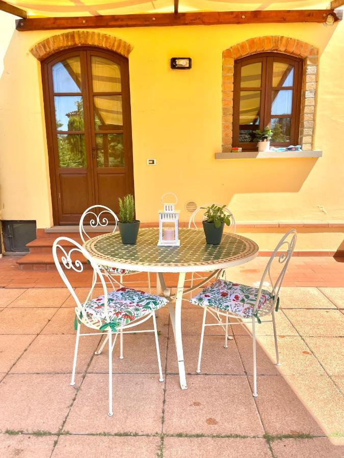 Casa Vacanza Villaggio Poggio Rosso Arezzo Exterior photo